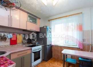 Продажа 4-комнатной квартиры, 78 м2, Тобольск, микрорайон 7А, 16