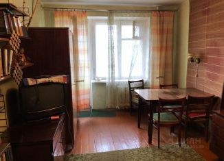 Сдам в аренду 1-комнатную квартиру, 30 м2, Челябинск, улица Бажова, 76А