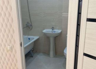 Продается 1-комнатная квартира, 45 м2, Махачкала, улица Хаджи Булача, 16Б, ЖК Ак-Гёль