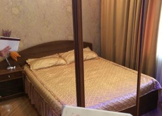 Сдается трехкомнатная квартира, 50 м2, Сочи, улица Ленина, 54, микрорайон Черемушки