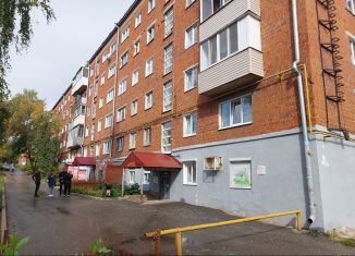 Продается 3-комнатная квартира, 60 м2, Ижевск, улица Свободы, 120, Первомайский район