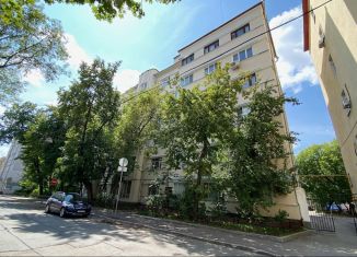 Продажа 3-комнатной квартиры, 71 м2, Москва, Большой Каретный переулок, 17с1, метро Цветной бульвар