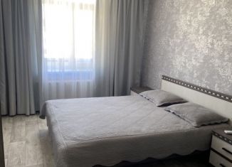 Сдача в аренду 2-ком. квартиры, 60 м2, Феодосия, улица Дружбы