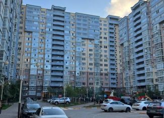 Четырехкомнатная квартира на продажу, 114 м2, Каспийск, Молодёжная улица, 4