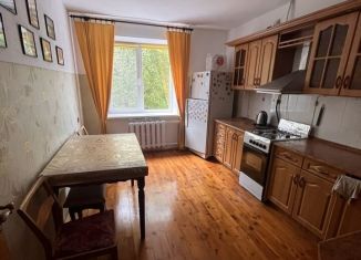 Сдам в аренду 3-ком. квартиру, 97 м2, Белгород, улица Губкина, 57