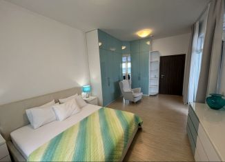 Аренда 2-ком. квартиры, 75 м2, посёлок городского типа Сириус, Голубая улица, 5