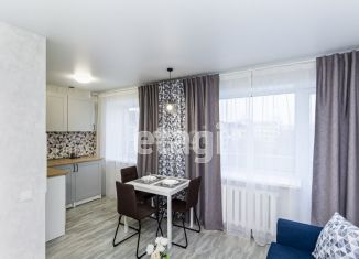 Продам 2-ком. квартиру, 55 м2, Тюмень, улица Республики, 155