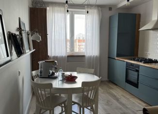 Продается 3-ком. квартира, 100 м2, Калининград, улица Ульяны Громовой, 121