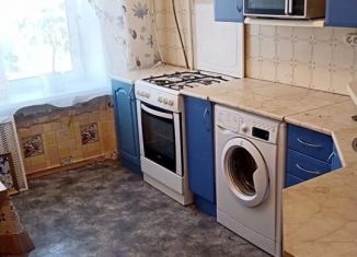 Трехкомнатная квартира в аренду, 68 м2, Кириши, улица Строителей, 10