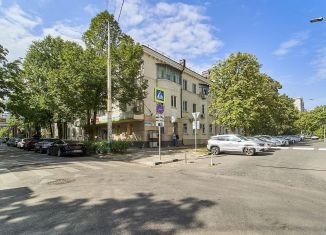 Продаю 2-ком. квартиру, 53 м2, Краснодар, улица Пушкина, 26