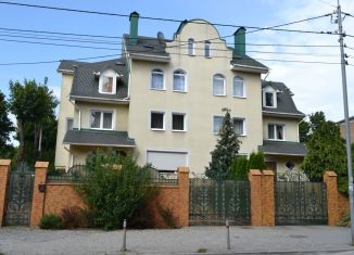 Продаю 2-комнатную квартиру, 163 м2, Калининград, улица Лейтенанта Катина, 8Б