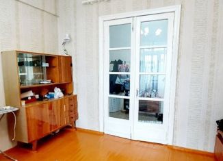 Продам 2-комнатную квартиру, 50 м2, Азнакаево, улица Сююмбики, 1