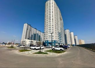 Продам 3-ком. квартиру, 79 м2, Краснодарский край, Воронежская улица, 47/14