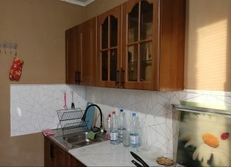 Сдается в аренду 2-ком. квартира, 48 м2, Волгодонск, улица Карла Маркса, 68