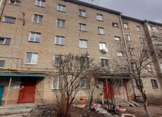 Продам 4-ком. квартиру, 80 м2, Омская область, Волго-Донская улица, 8к1