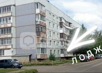 Продаю 3-ком. квартиру, 63.1 м2, Боровичи, улица Дзержинского, 91А