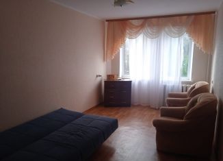 Сдается двухкомнатная квартира, 47 м2, Керчь, улица Казакова, 51