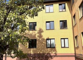 Продам 2-ком. квартиру, 63 м2, Ставропольский край, Приозёрная улица, 2В