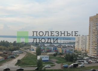 Продается 2-комнатная квартира, 57 м2, Татарстан, улица Сергея Максютова, 7