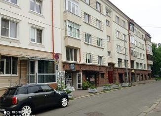 Сдается в аренду 3-комнатная квартира, 93 м2, Калининград, Театральный переулок, 3