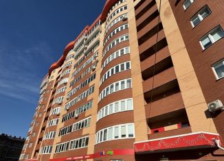 Продам 3-ком. квартиру, 107 м2, Киров, улица Тургенева, 30, Ленинский район