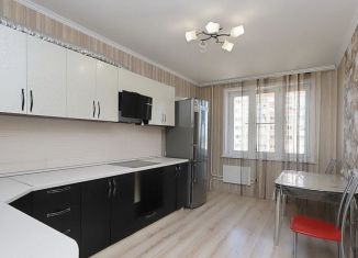 Продается 3-комнатная квартира, 79 м2, Липецк, улица Лутова, 8