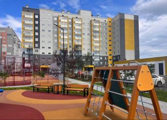 Продаю 3-ком. квартиру, 56 м2, Челябинск, улица Конструктора Духова, 12