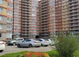 Сдам 2-комнатную квартиру, 65 м2, Красноярск, улица Калинина, 18