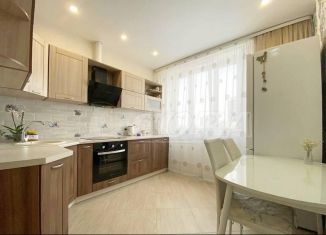 Продам 1-ком. квартиру, 35.5 м2, Тюмень, улица Тимофея Чаркова, 81