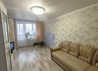 Продается 2-ком. квартира, 58 м2, Новочебоксарск, улица 10-й Пятилетки, 32