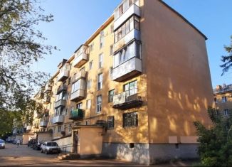 Продается 2-ком. квартира, 44 м2, Псковская область, улица Энгельса, 6