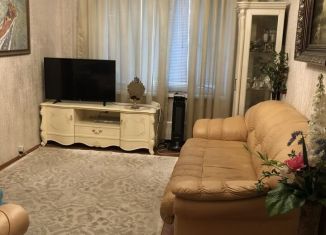 Трехкомнатная квартира в аренду, 55 м2, Москва, Инициативная улица, 2к1