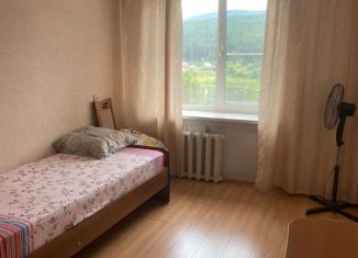 Сдается в аренду 3-ком. квартира, 60 м2, Усть-Кут, улица Кирова, 32А