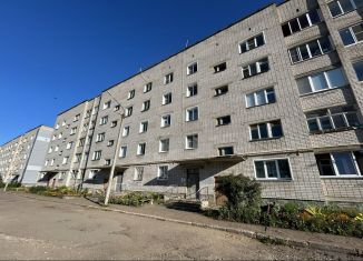 Продаю 2-комнатную квартиру, 48.8 м2, Кировская область, улица Дружбы, 11