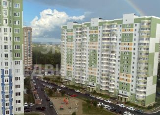 Продается 2-ком. квартира, 61.2 м2, Курск, улица Домостроителей, 5, Центральный округ