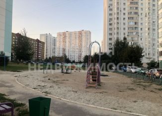 Продажа 1-ком. квартиры, 37.6 м2, Курская область, проспект Вячеслава Клыкова, 24