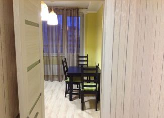 Продам 2-ком. квартиру, 70 м2, Новосибирск, улица Кирова, 27/3