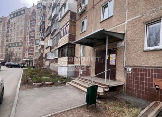 Продается двухкомнатная квартира, 56 м2, Челябинск, улица Салавата Юлаева, 1