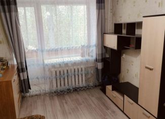 Сдается 2-ком. квартира, 42 м2, Кировград, Кировградская улица, 38