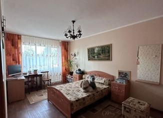 Продам 3-ком. квартиру, 61 м2, Барнаул, улица Малахова, 25