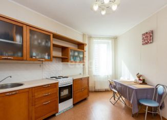 Продаю 1-ком. квартиру, 46 м2, Екатеринбург, улица Фролова, 19к1