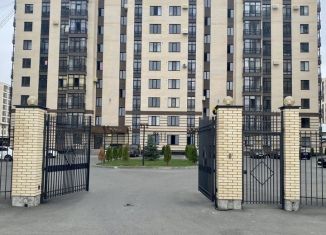 Продается 1-комнатная квартира, 48 м2, Владикавказ, улица Астана Кесаева, 44Е