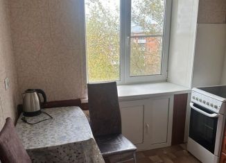 Сдается однокомнатная квартира, 30 м2, Кемеровская область, улица Гагарина, 1