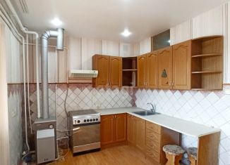 Продается трехкомнатная квартира, 98 м2, Ейск, Баррикадная улица, 11