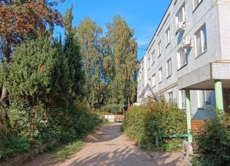 Продам 2-ком. квартиру, 52 м2, Татарстан, улица Радищева, 10