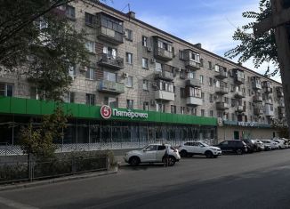 Сдам в аренду 3-ком. квартиру, 54 м2, Волгоград, Козловская улица, 15, Ворошиловский район