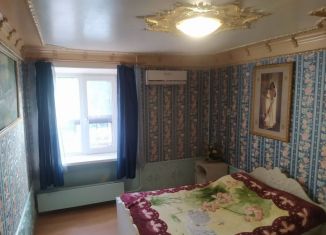 Сдается 3-комнатная квартира, 115 м2, Волгоград, улица Розы Люксембург, 5, Кировский район