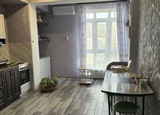 Сдам трехкомнатную квартиру, 80 м2, Новороссийск, улица Видова, 121А, ЖК Меридиан