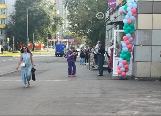 Сдаю в аренду торговую площадь, 10 м2, Москва, метро Пролетарская, Стройковская улица, 10А