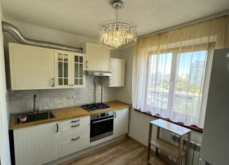 Сдам в аренду 2-ком. квартиру, 50 м2, Оренбург, Брестская улица